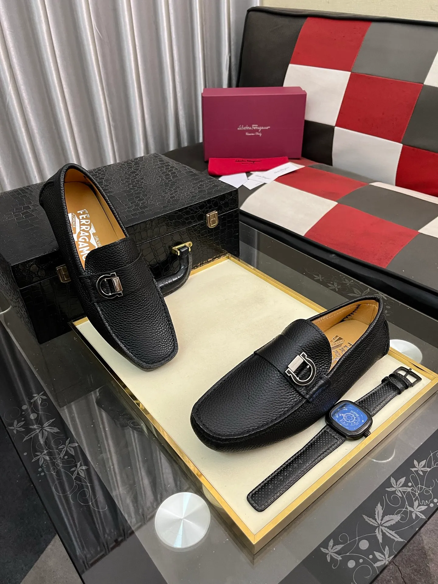 Men's shoes 💰560⌚️⌚️ Ferragamo [Ferragamo] new high-end quality framed shoes. The style is luxurious and elegant, with equal emphasis on practicality and style. We pay special attention to quality and details. The shoe last leather, workmanship and comfort are not inferior! Material: Imported first-layer soft cowhide leather upper ➕Genuine leather lining, code number: 38-446️⃣colors available